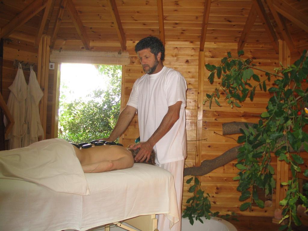 Spa In The Woods - B&B In Amirim Kültér fotó